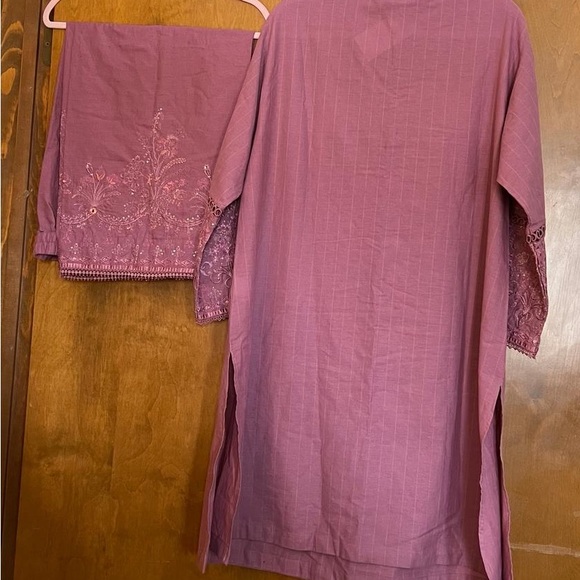 New Ethnic medium 3 pieces Indian Pakistani outfit - Picture 4 of 4